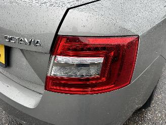 Skoda Octavia 1.0 TSI 115pk 6-bak Greentech Amb Bus sedan - navi - clima - cruise - pdc v+a - licht + regensensor picture 87