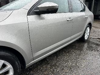 Skoda Octavia 1.0 TSI 115pk 6-bak Greentech Amb Bus sedan - navi - clima - cruise - pdc v+a - licht + regensensor picture 92