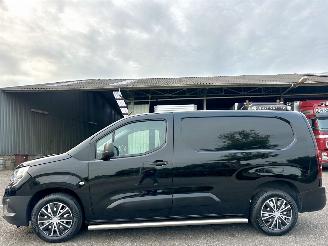 skadebil bedrijf Opel Combo 1.5D 102pk 6-bak L2/H1 lang Standaard - euro6 - camera - airco - cruise - pdc - Apple CarPlay - klapdeuren 2023/9