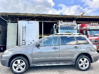 Avarii autoturisme Mitsubishi Outlander 2.0 Turbo 201pk 4WD - uniek - 2x schuifdak - airco - leer + alcantara + stoelverw - privacy glass - rijdbaar 2005/3