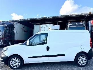 krockskadad bil bedrijf Fiat Doblo MAXI 1.6D 105pk 6-bak Mult-Jet L2/H1 - koel/vries combi - airco - cruise - pdc - trekh - licht + regensensor 2021/2