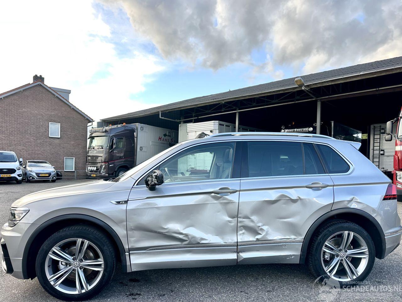 Volkswagen Tiguan gereserveerd 1.4 TSI 150pk aut + f1 R-Line - pano - nap - massage - trekh - front + line assist - dynaudio - virtual