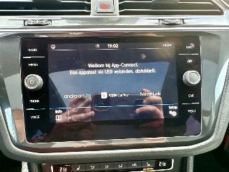Volkswagen Tiguan gereserveerd 1.4 TSI 150pk aut + f1 R-Line - pano - nap - massage - trekh - front + line assist - dynaudio - virtual picture 32