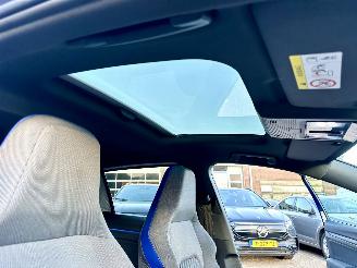 Volkswagen Golf GTE 1.4T 225pk aut + f1 Plug-in hybr - pano - hud - virtual - keyless - stoel + stuurverw - iq - pdc v+a - sfeerverlichting picture 62