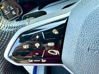 Volkswagen Golf GTE 1.4T 225pk aut + f1 Plug-in hybr - pano - hud - virtual - keyless - stoel + stuurverw - iq - pdc v+a - sfeerverlichting picture 31