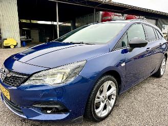 Opel Astra sports tourer bus elegance 1.2T 131pk 6-bak - nap - navi - cam - bose - stoelverw v+a - stuurverw - keyless - front + line assist picture 2