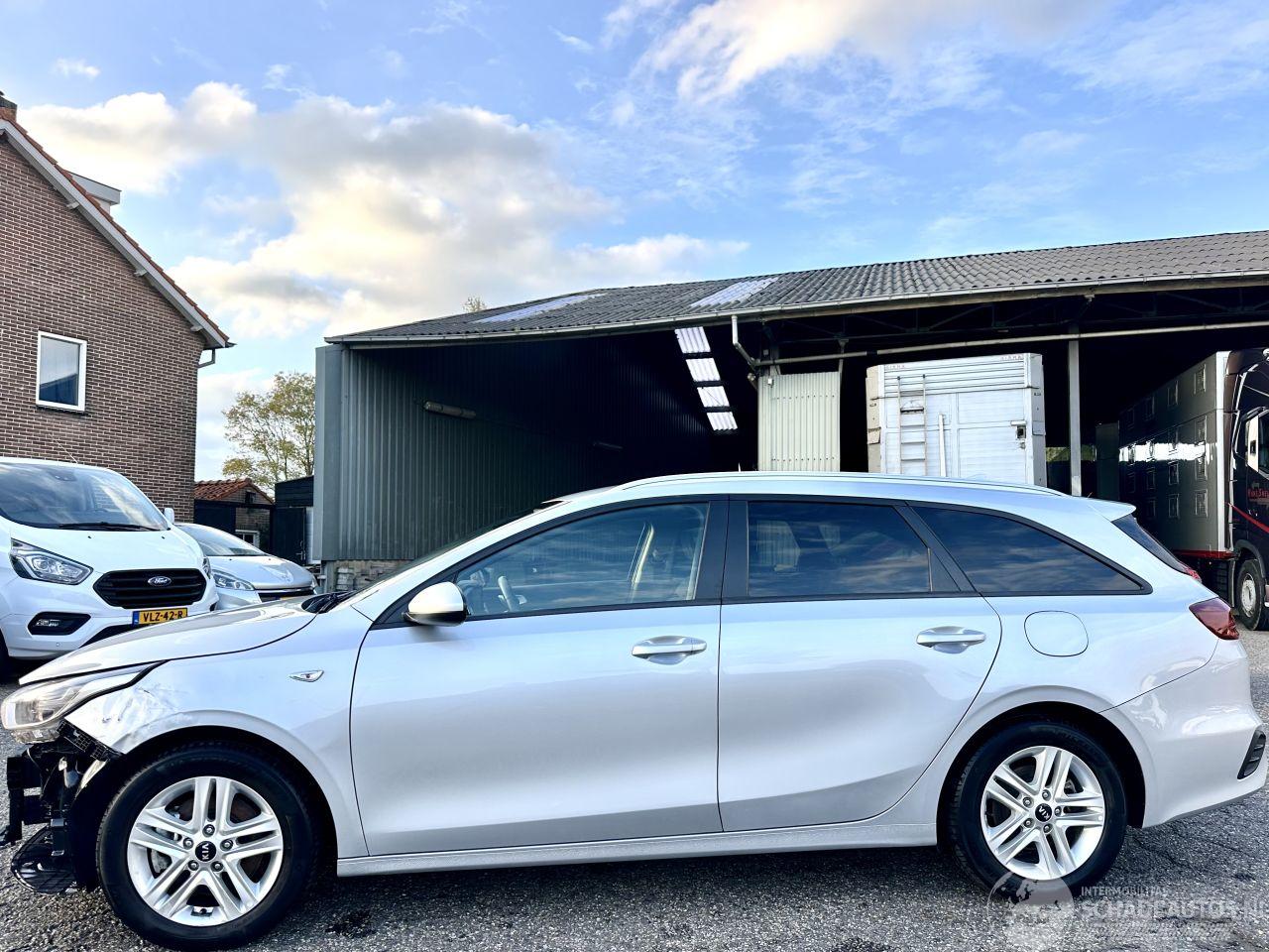 Kia Ceed Sportswagon 1.0 T-GDi 99pk 6-bak - camera - stoel + stuurverw - front + line assist - clima + cruise - apple carplay