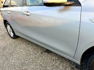 Kia Ceed Sportswagon 1.0 T-GDi 99pk 6-bak - camera - stoel + stuurverw - front + line assist - clima + cruise - apple carplay picture 86