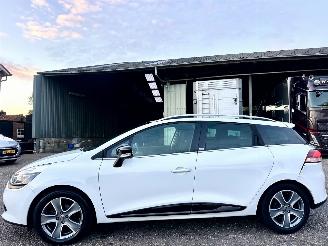 uszkodzony samochody osobowe Renault Clio 1.5 dCi 90pk Eco Night&Day 2014/10