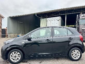krockskadad bil auto Kia Picanto 1.0 CVVT ComfortPlusLine Navigator 2018/1