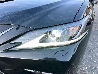 Lexus ES 300H Hybrid 243pk aut + f1 Luxury Line - schuifdak - nap - front + line + side assist - stoelverw + koeling picture 8