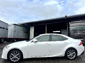 skadebil auto Lexus IS 300H 2.5 Hybrid Business Line Pro 2016/9
