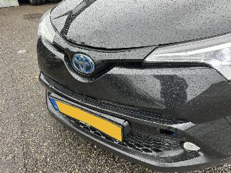 Toyota C-HR Gereserveerd 1.8 Full Hybrid 148pk aut Energy - 42dkm nap - navi - camera - keyless entry + start - front + line assist picture 11