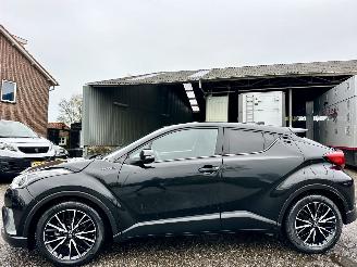 Unfallwagen Toyota C-HR 1.8 Full Hybrid 148pk aut Energy - 42dkm nap - navi - camera - keyless entry + start - front + line assist 2019/2