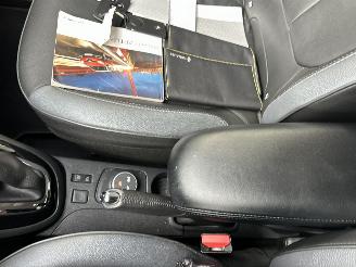 Renault Captur 1.2 TCe Turbo Xmod 120pk 6-traps aut - 84dkm nap - navi - cam - leer - stoelverw - keyless - pdc v+a picture 38