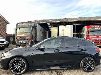 uszkodzony samochody osobowe BMW 1-serie 118D 150pk 2021/1