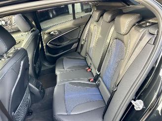 BMW 1-serie 118D 2.0 150pk 8-traps aut + f1 M-Sport - pano - front + line + side + park assist - sfeerverl - keyless - virtual picture 72