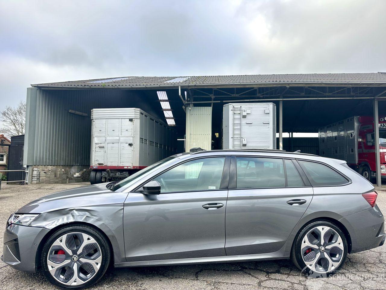 Skoda Octavia RS 2.0 TSI 265pk Aut + F1 Combi - pano - crystal light - front + line + side assist - virtual - 19 inch - keyless