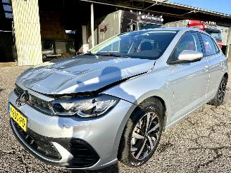 Volkswagen Polo 1.0 TSI 95pk Life 5drs - 76dkm nap - front + line assist - acc - pdc v+a - airco - cruise contr - lmv picture 2