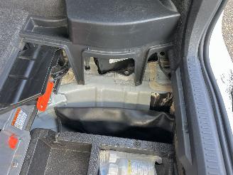 Toyota Auris 1.8 Full Hybrid 123pk aut Executive - nap - navi - camera - keyless entry + start - lmv + 4x goede banden picture 11