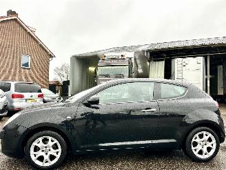 skadebil auto Alfa Romeo MiTo 1.4i 79pk 6-bak Distinctive - airco - elektr ramen + spiegels - lmv - radio - boekjes + sleutels compl 2009/11