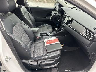 Kia Niro 1.6 GDi Hybrid ExecutiveLine - 77dkm nap - navi - camera - trekh - pdc - half leer - line assist picture 54