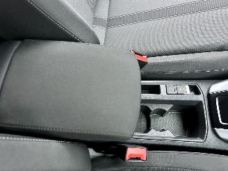 Volkswagen T-Roc 1.5 TSI 150pk 7-Traps aut Life - 7dkm nap - navi - cam - virtual - front + line + park assist - keyless picture 34