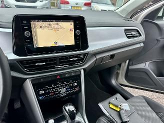 Volkswagen T-Roc 1.5 TSI 150pk 7-Traps aut Life - 7dkm nap - navi - cam - virtual - front + line + park assist - keyless picture 31