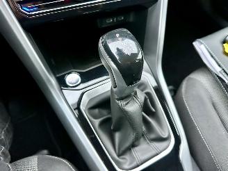 Volkswagen T-Roc 1.5 TSI 150pk 7-Traps aut Life - 7dkm nap - navi - cam - virtual - front + line + park assist - keyless picture 17