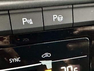 Volkswagen T-Roc 1.5 TSI 150pk 7-Traps aut Life - 7dkm nap - navi - cam - virtual - front + line + park assist - keyless picture 16