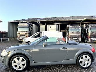 damaged passenger cars Audi TT Roadster 1.8 5V Turbo quattro 2001/5