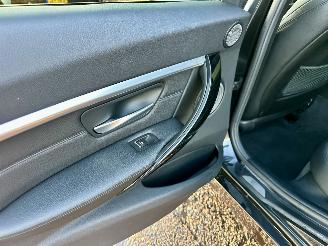 BMW 3-serie 330e 245pk 8-traps aut + f1 high exe - 112dkm nap - harman  - stuur + stoelverw v+a - 360cam - head up - elektr rollo picture 51