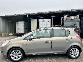 damaged passenger cars Opel Corsa 1.4-16V 101pk Cosmo 5drs - pano - nap - clima - cruise - half leer - pdc - licht + regens + dimmend binnenspiegel 2011/1