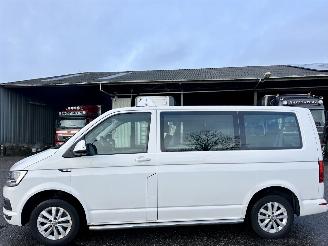 krockskadad bil auto Volkswagen Transporter Kombi 2.0 TDI L1/H1 2019/3