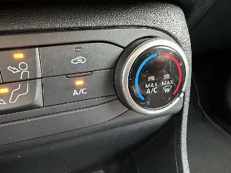 Ford Fiesta 1.0 EcoBoost Connected 5drs - 69dkm nap - navi - line + park assist - pdc v+a - airco - cruise - rijdbaar picture 18
