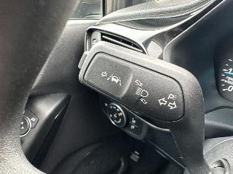 Ford Fiesta 1.0 EcoBoost Connected 5drs - 69dkm nap - navi - line + park assist - pdc v+a - airco - cruise - rijdbaar picture 14
