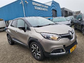 uszkodzony samochody osobowe Renault Captur AUTOMAAT Captur 1.2 TCe Dynamique rijdbaar 2015/6
