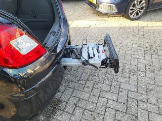 Opel Corsa AUTOMAAT Corsa 1.4-16V Cosmo VELE EXTRAS rijdbaar picture 15