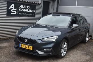 krockskadad bil auto Seat Leon SPORTSTOURER 2.0 FR Tdi 150Pk *Navi/Clima/Camera/Panorama 2021/1