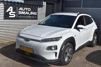 Unfallwagen Hyundai Kona 64kwh premium 204Pk *Navi/Clima/Camera/Leder/stoelverwarming 2019/1