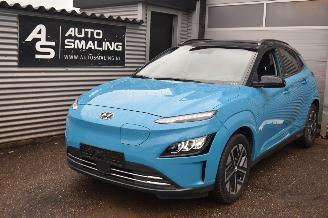Vaurioauto  passenger cars Hyundai Kona 39Kwh Comfort 136Pk SOH 100% *Navi/Clima/Camera/Stoelverwarming 2021/8