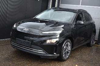 krockskadad bil auto Hyundai Kona 39Kwh Comfort 136Pk SOH 100% 3FASE *Navi/Clima/Camera/stoelverwarming 2021/8