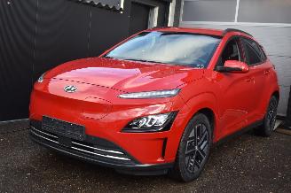 damaged passenger cars Hyundai Kona 64Kwh Comfort 204Pk SOH 100% 3FASE *Navi/Clima/Camera/Stoelverwarming 2022/7