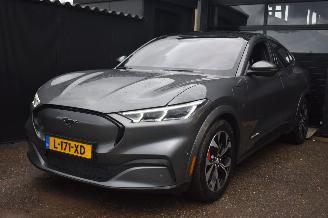Avarii autoturisme Ford Mustang Mach-e 98Kwh Extended First Edition Awd 337 Pk *Navi/Leder/Camera/Panorama/Stoelverwarming 2021/8