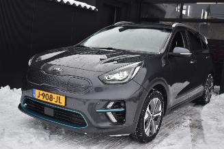 skadebil auto Kia Niro 64Kwh Executiveline 204Pk 3Fase Soh 100% *Navi/Clima/Leder/Camera/Stoelverwarming 2020/8
