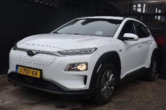 krockskadad bil auto Hyundai Kona 64Kwh Fashion 204Pk 3Fase 100% Soh *Navi/Clima/Camera 2020/12