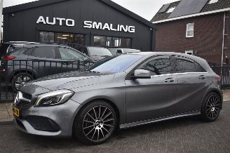 Vaurioauto  passenger cars Mercedes A-klasse 1.6 180 Prestige 122Pk *Navi/Clima/Camera/Stoelverwarming 2015/11