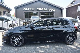 Vaurioauto  passenger cars Mercedes A-klasse 1.6 180 Ambition AMG Line 122Pk *Navi/Clima/Panorama/Xenon 2015/3