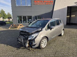 damaged passenger cars Opel Meriva 1.4-T AUTOM / 52dkm 2015/7