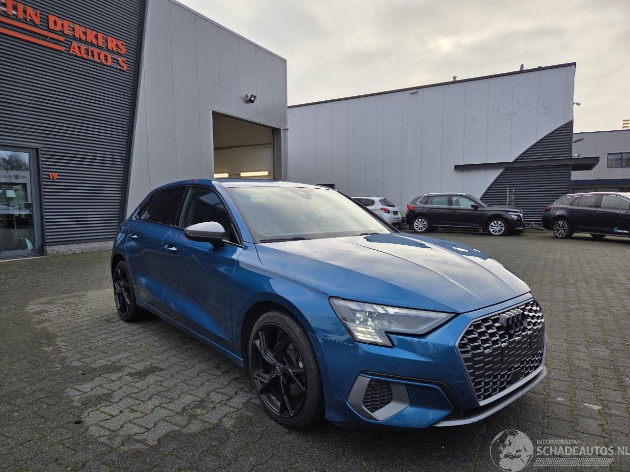 Audi A3 2.0 TDi 110KW / S-LINE / B&O / CAMERA / HEAD UPP